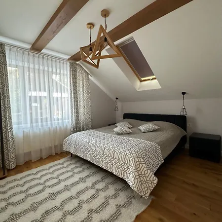 семибарвиця Apartment *
